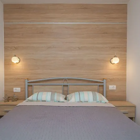 In Mit Grill By Interhome Appartement Vodice